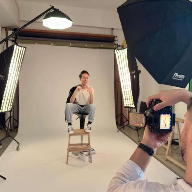 Aluguer de Estúdio para a sessão fotográfica da próxima peça do @teatroapriori 📸